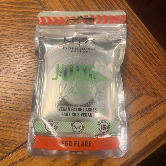 Makeup Bundle - Picture 2 of 9